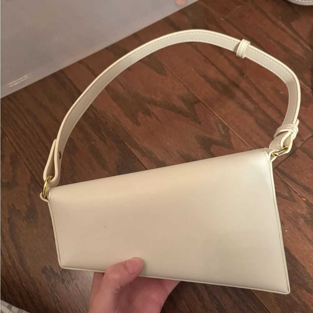 Aupen- Ivory Structured purpose Asymmetrical Shoulder Purse - Picture 3 of 7